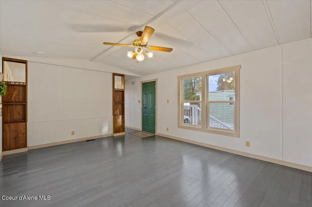 118 E Mid Town Lane Hayden ID 83835