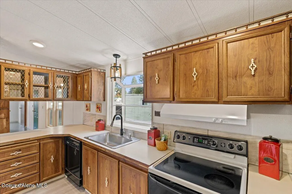 118 E Mid Town Lane Hayden ID 83835