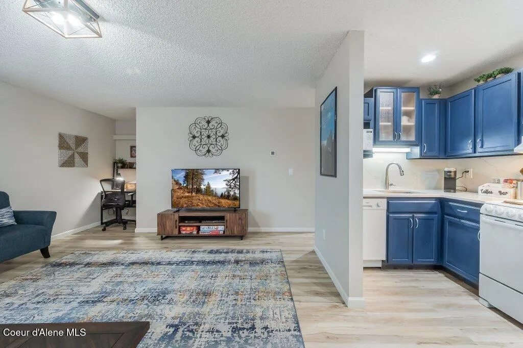 112 Holiday Loop Blanchard ID 83804