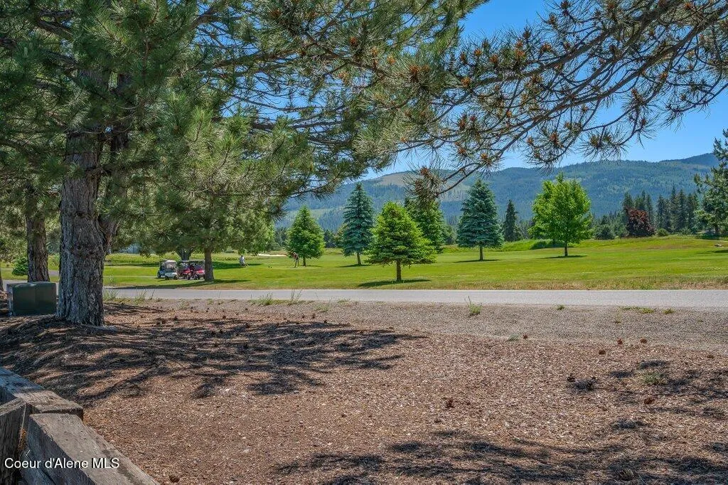 112 Holiday Loop Blanchard ID 83804