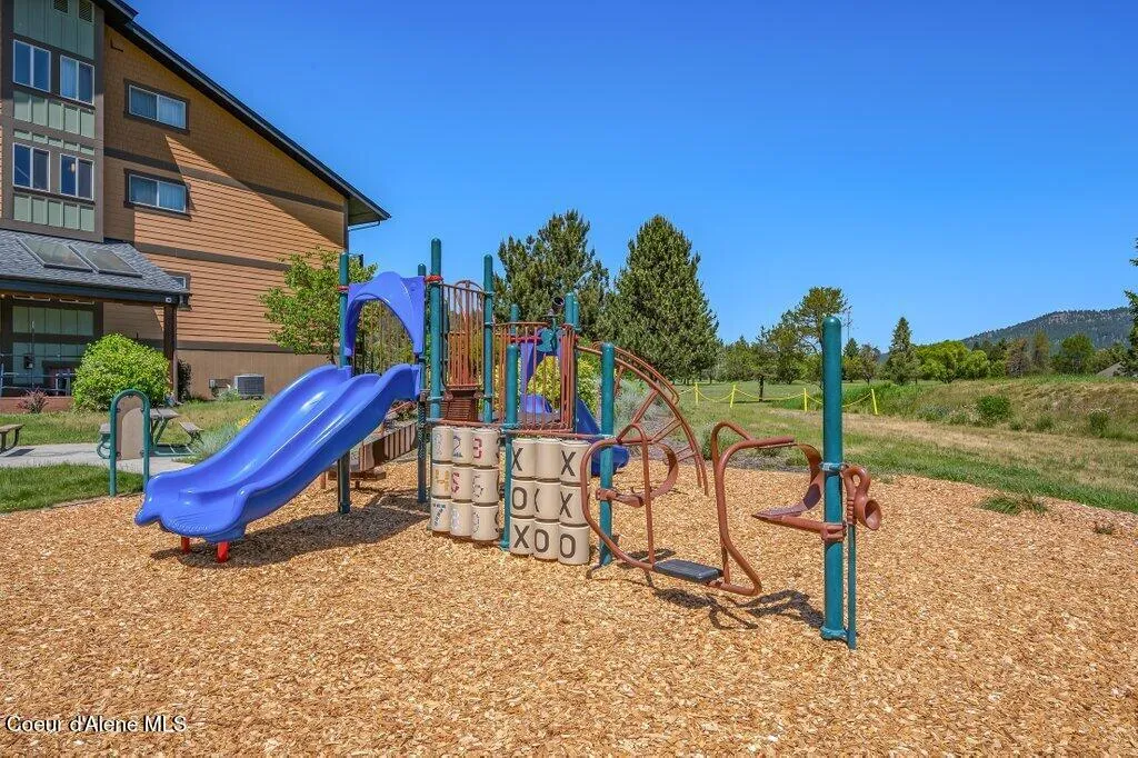 112 Holiday Loop Blanchard ID 83804