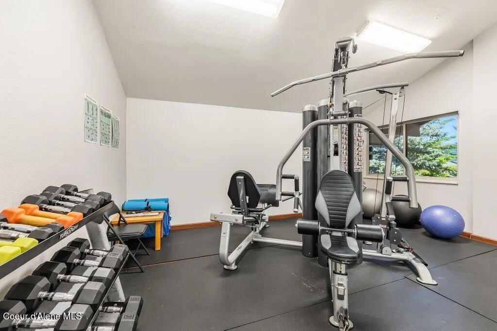 112 Holiday Loop Blanchard ID 83804