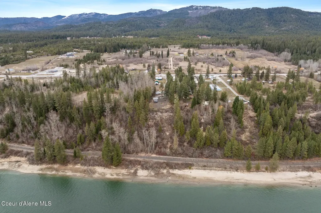 2630 Highway 2 Oldtown ID 83822