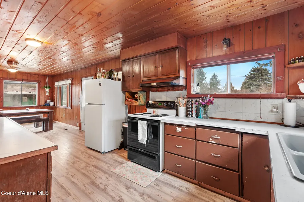 2630 Highway 2 Oldtown ID 83822