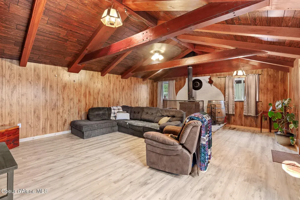 2630 Highway 2 Oldtown ID 83822
