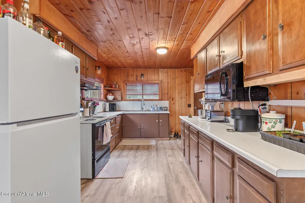2630 Highway 2 Oldtown ID 83822