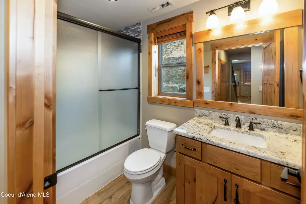 110 Palouse Drive Nordman ID 83848