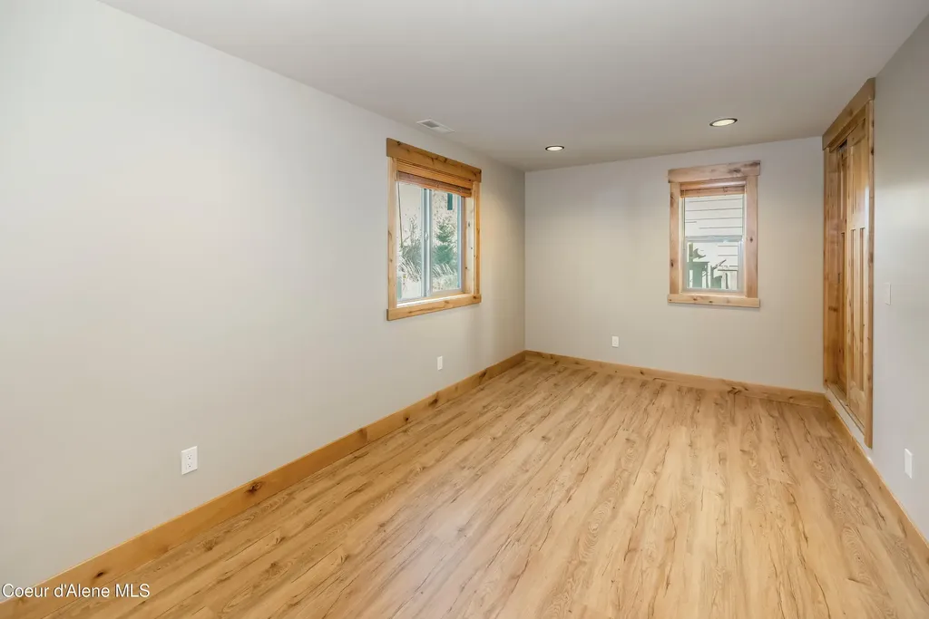 110 Palouse Drive Nordman ID 83848