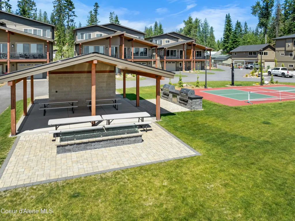 110 Palouse Drive Nordman ID 83848