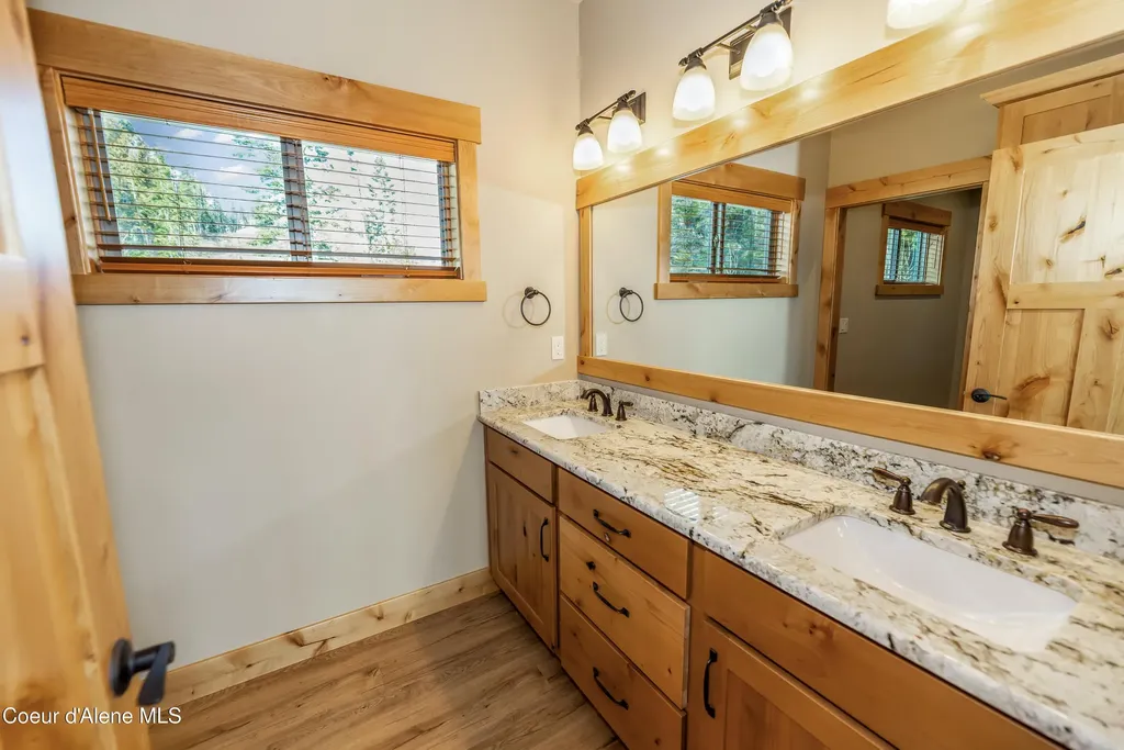 110 Palouse Drive Nordman ID 83848