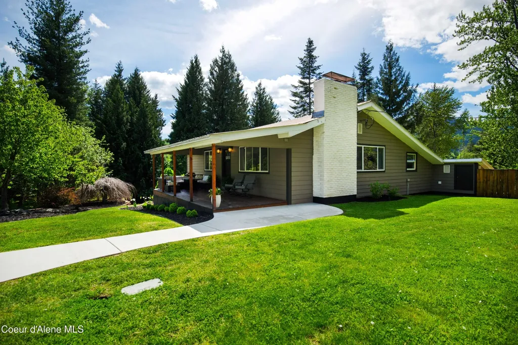 41 Pinecone Road Sandpoint ID 83864