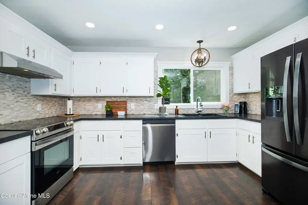 41 Pinecone Road Sandpoint ID 83864