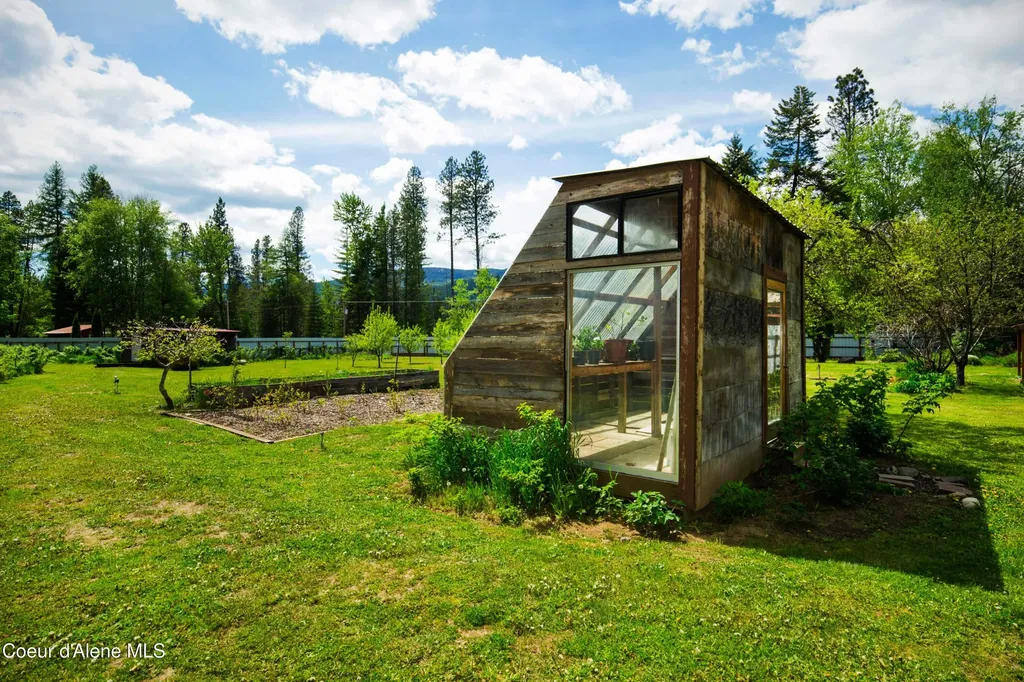 41 Pinecone Road Sandpoint ID 83864