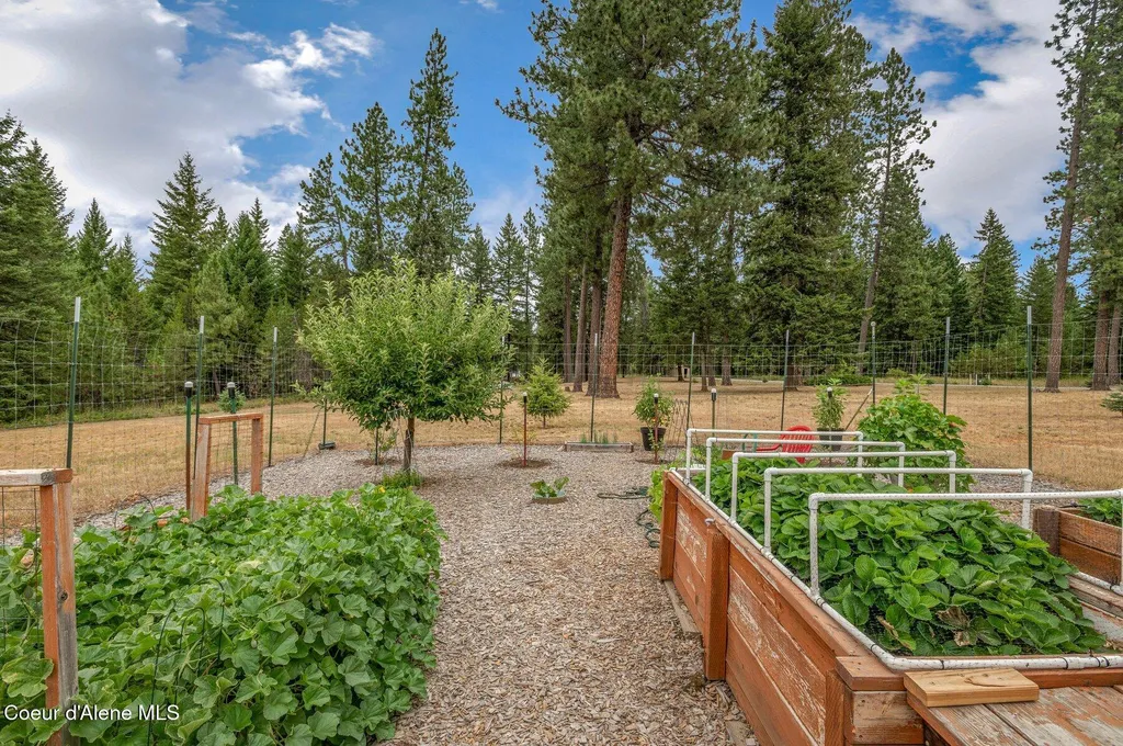 975 W Ohio Match Road Rathdrum ID 83858