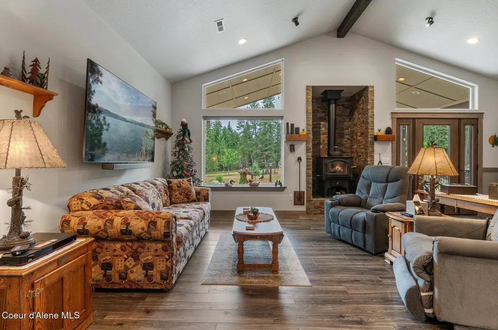 975 W Ohio Match Road Rathdrum ID 83858