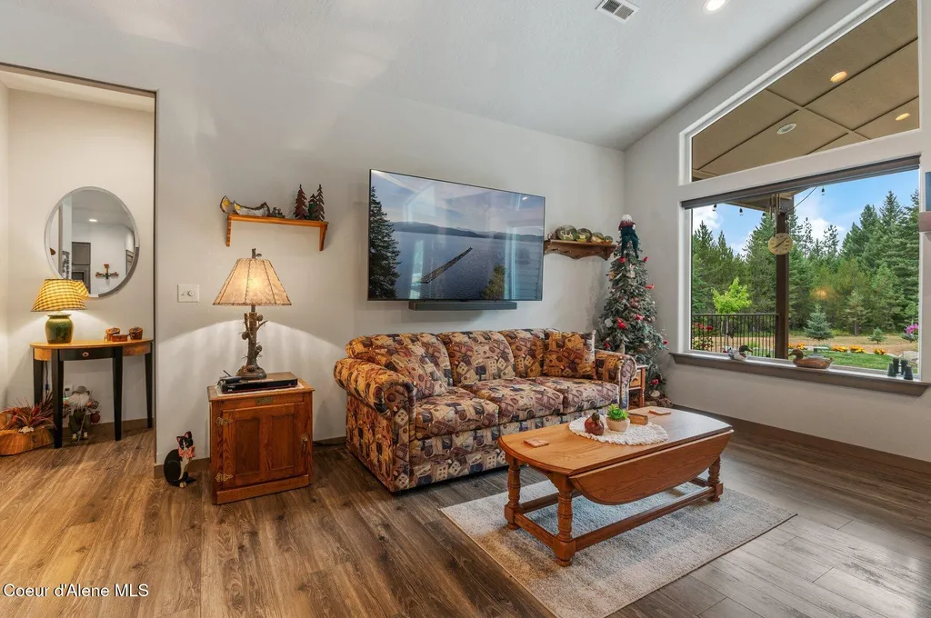 975 W Ohio Match Road Rathdrum ID 83858