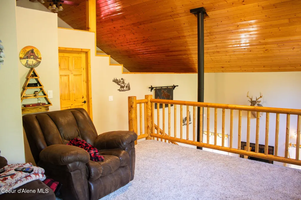 20264 Coeur D'alene River Road Kingston ID 83839
