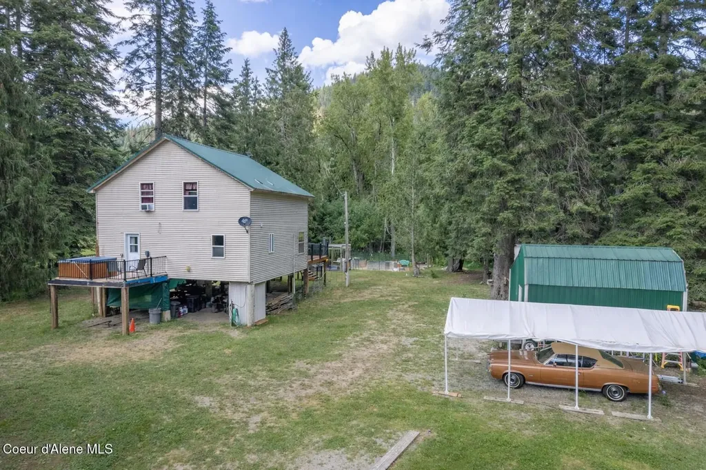 20264 Coeur D'alene River Road Kingston ID 83839