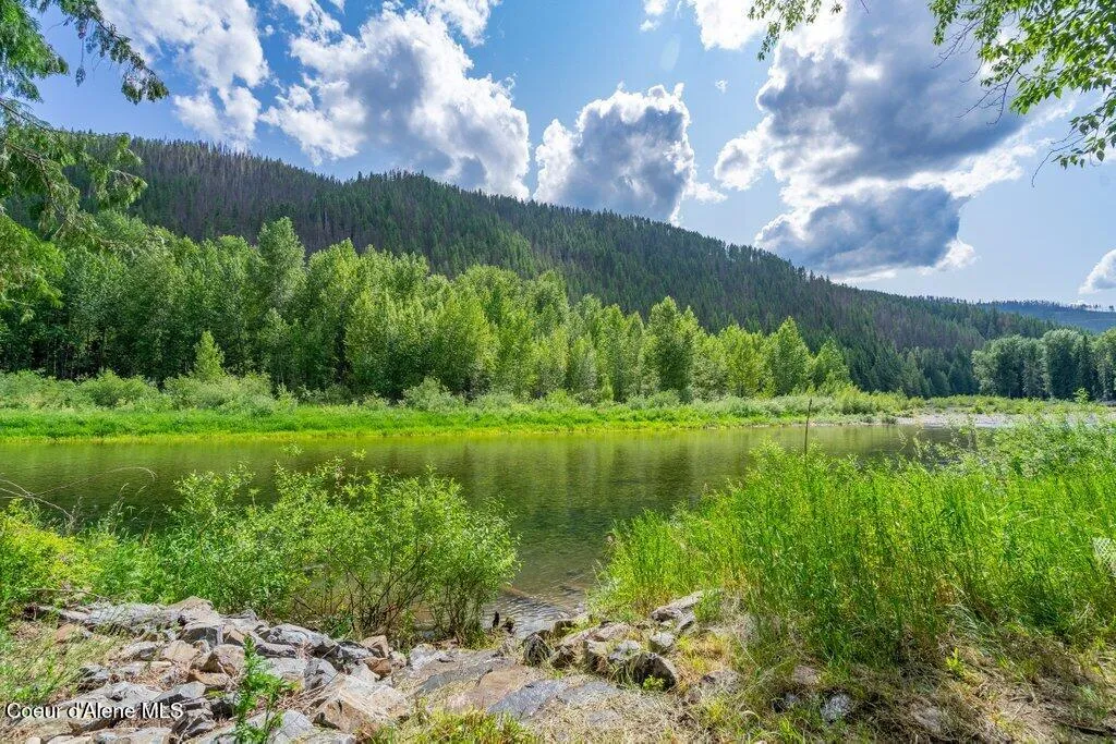 20264 Coeur D'alene River Road Kingston ID 83839