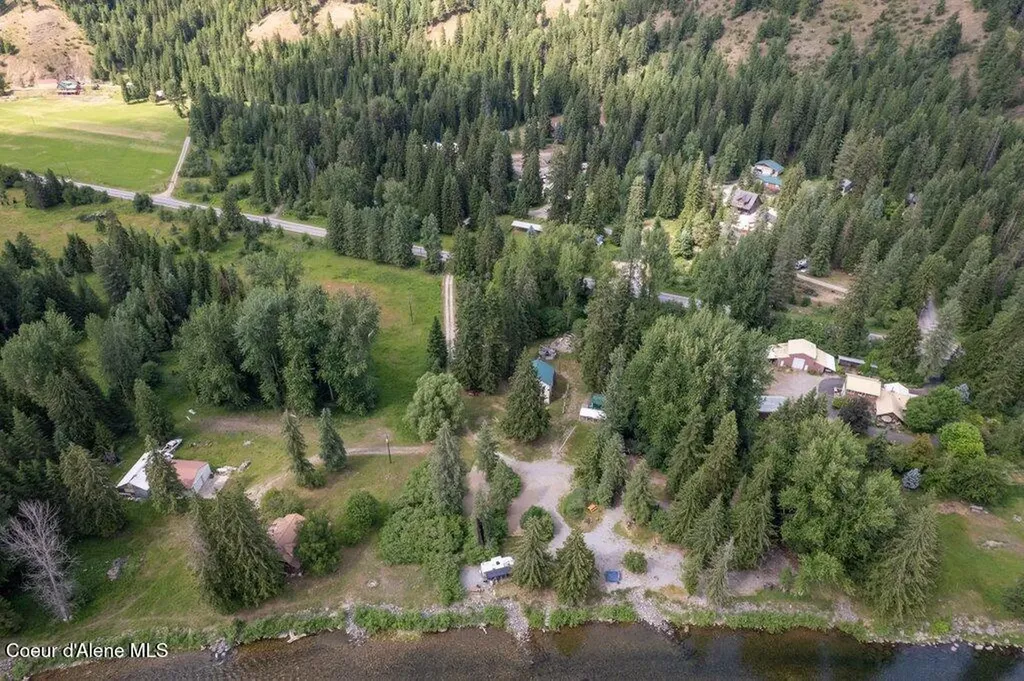 20264 Coeur D'alene River Road Kingston ID 83839