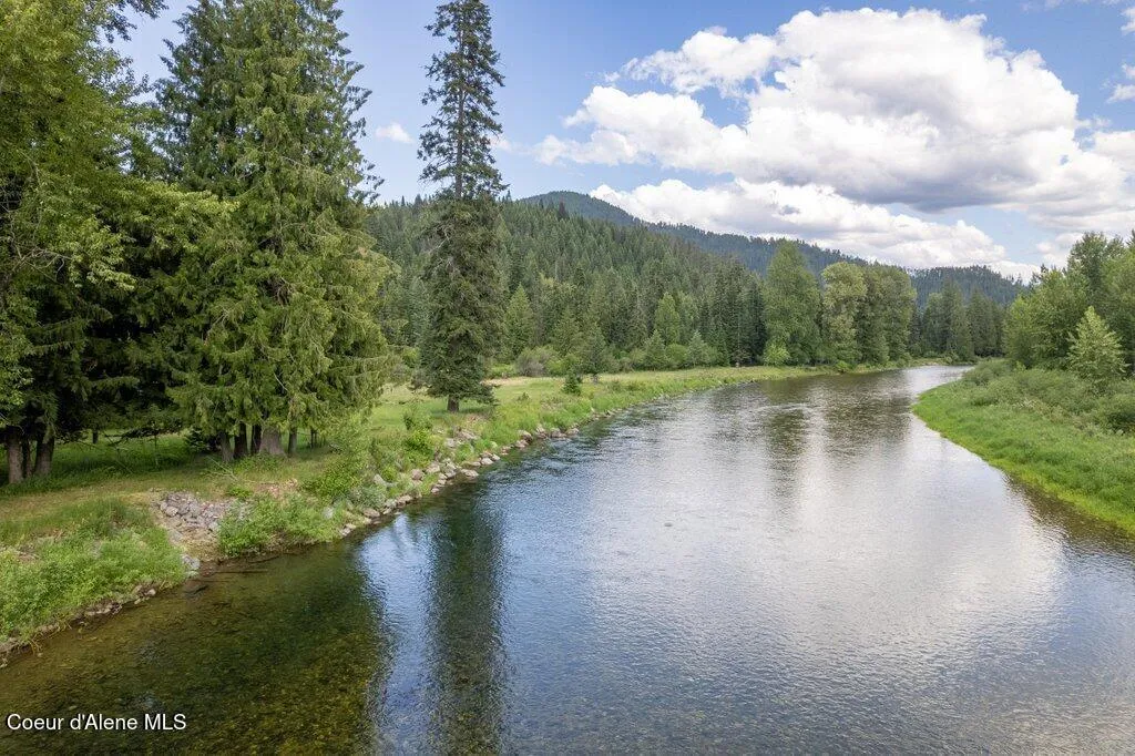 20264 Coeur D'alene River Road Kingston ID 83839