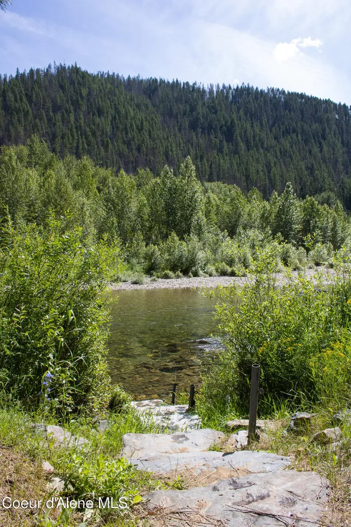 20264 Coeur D'alene River Road Kingston ID 83839