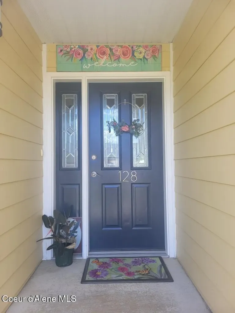 128 Spur Drive Sandpoint ID 83864