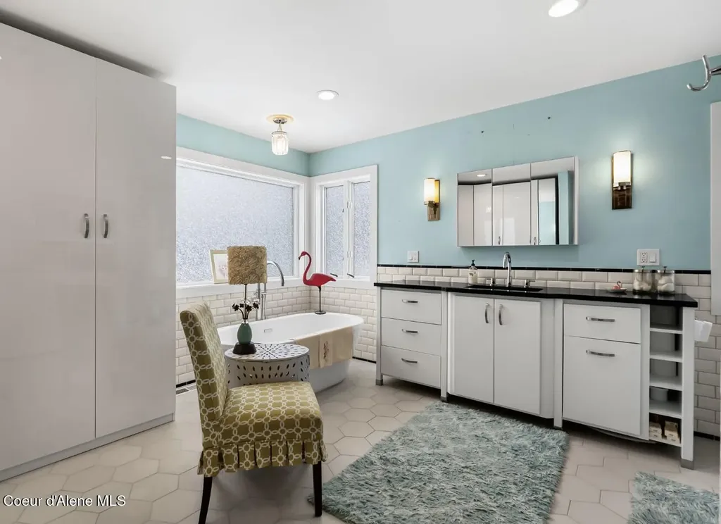 128 Spur Drive Sandpoint ID 83864