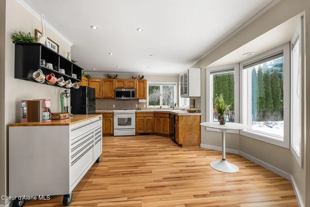128 Spur Drive Sandpoint ID 83864