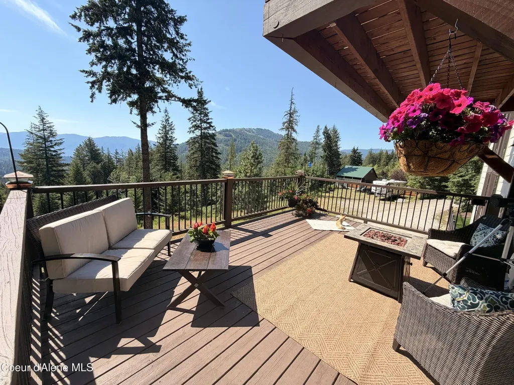 101 Spring View Lane Sagle ID 83860