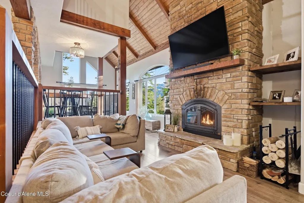 101 Spring View Lane Sagle ID 83860