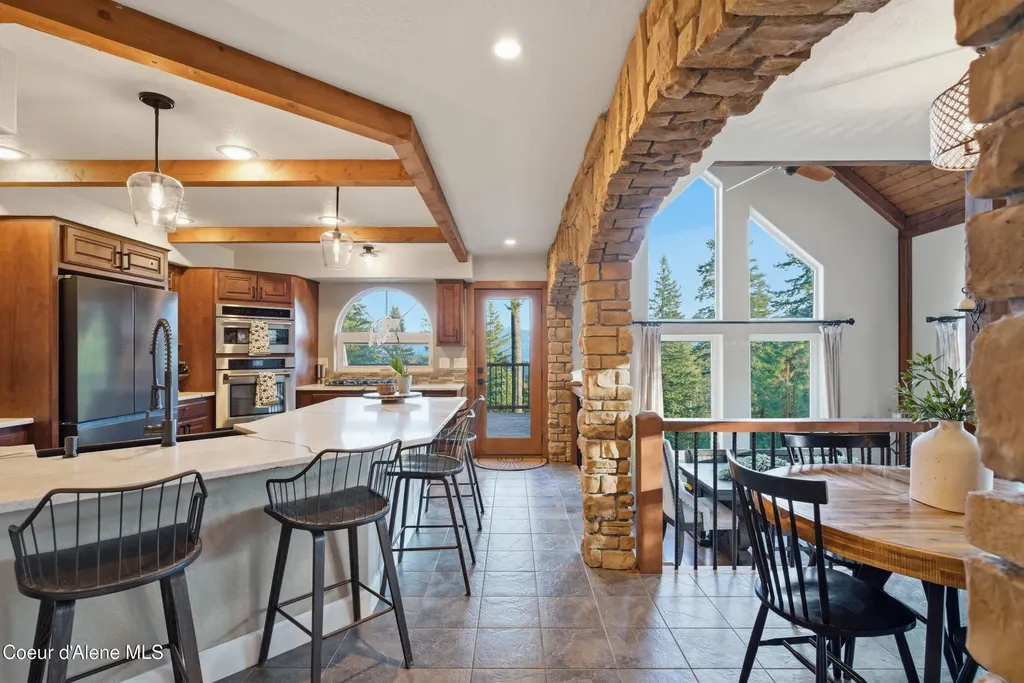 101 Spring View Lane Sagle ID 83860