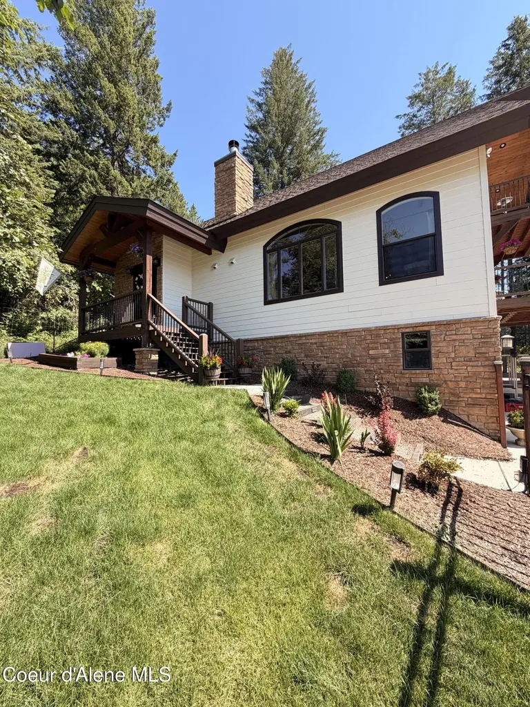 101 Spring View Lane Sagle ID 83860