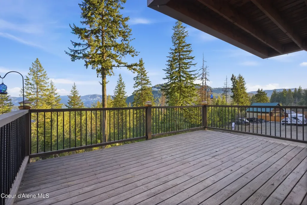 101 Spring View Lane Sagle ID 83860