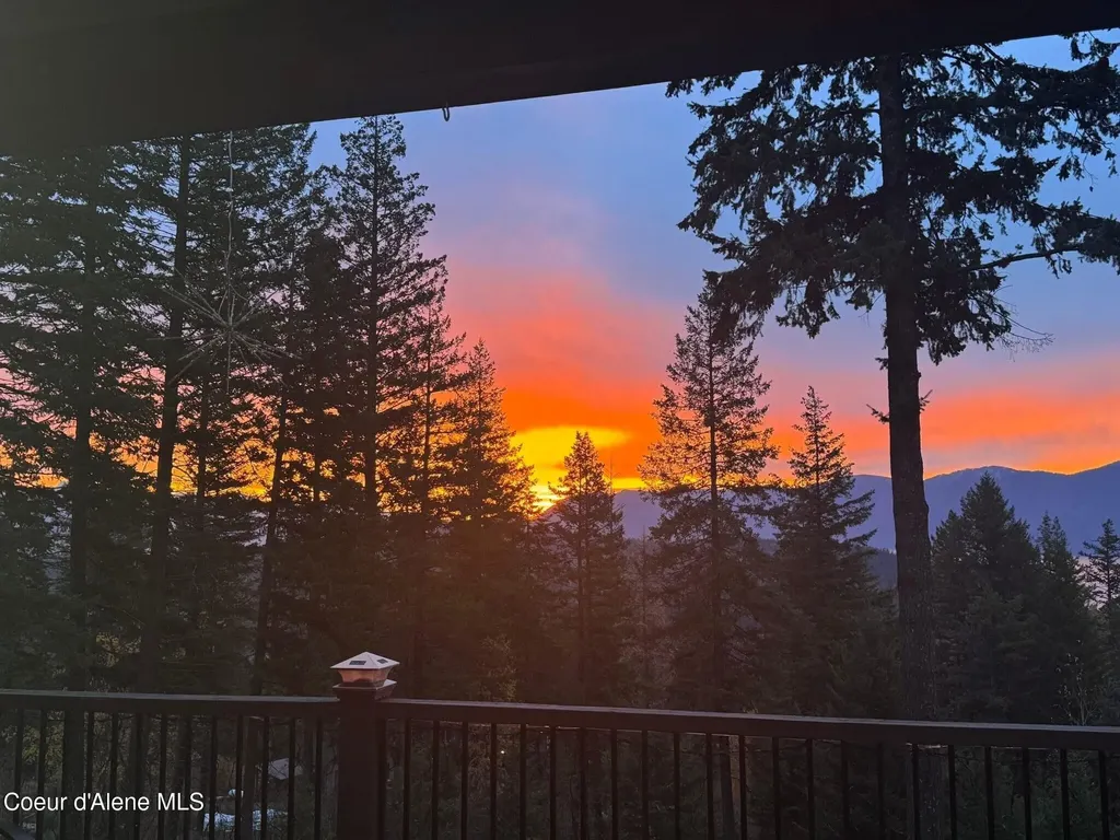 101 Spring View Lane Sagle ID 83860