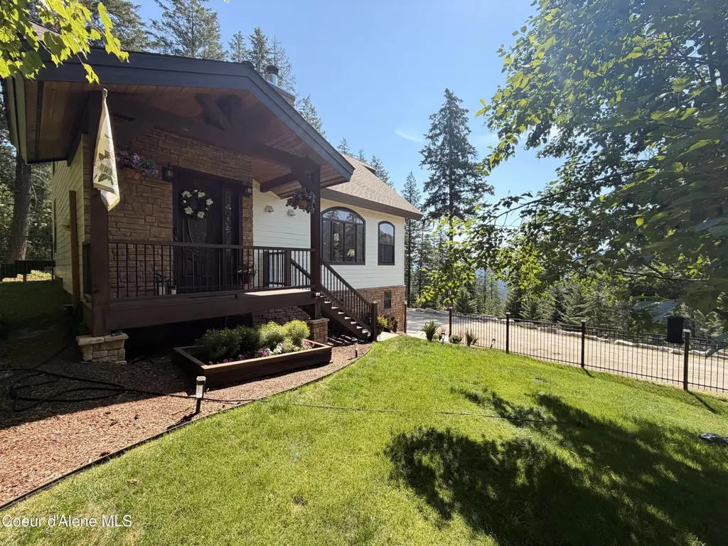 101 Spring View Lane Sagle ID 83860