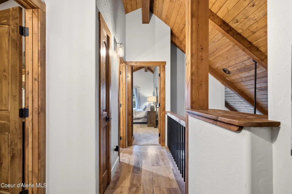 101 Spring View Lane Sagle ID 83860