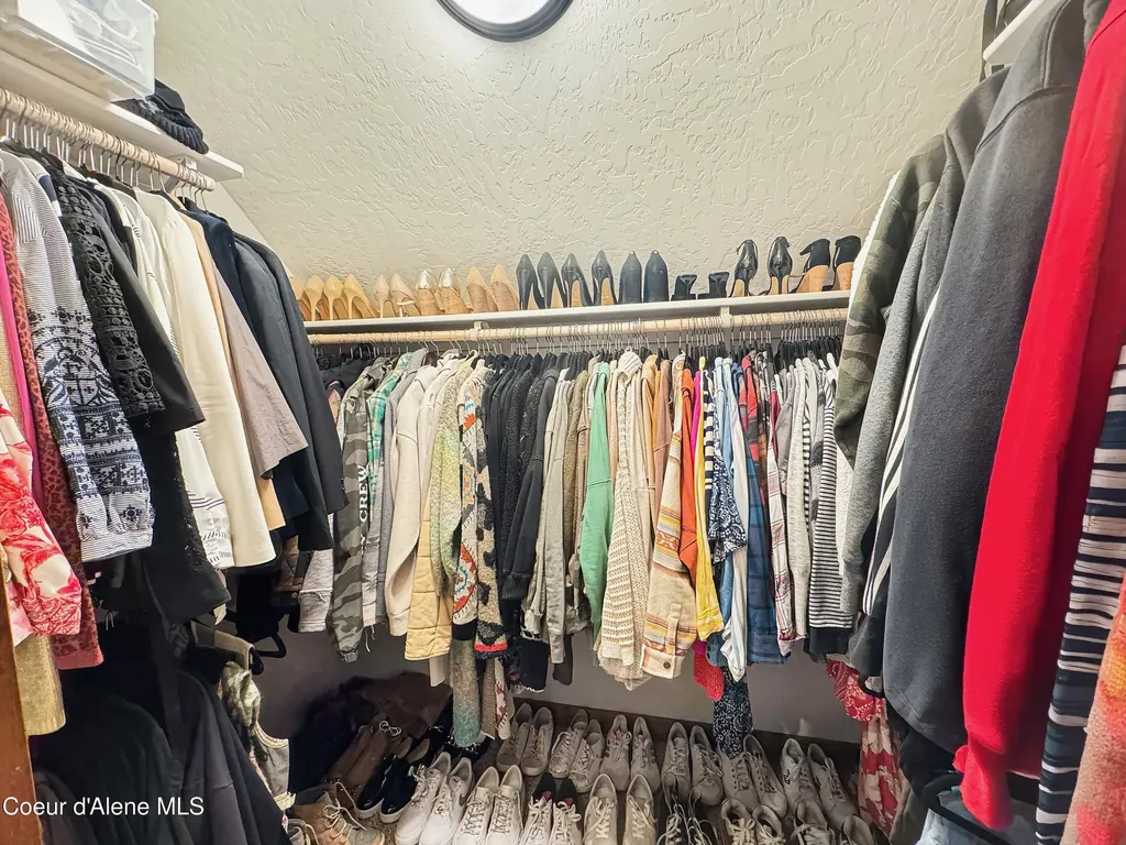 101 Spring View Lane Sagle ID 83860