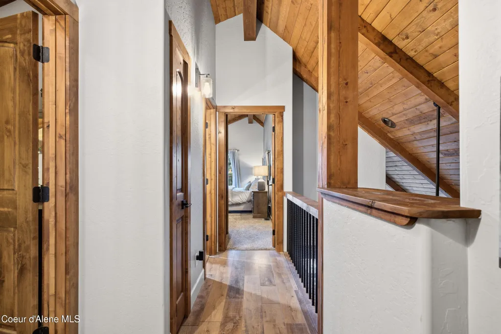 101 Spring View Lane Sagle ID 83860
