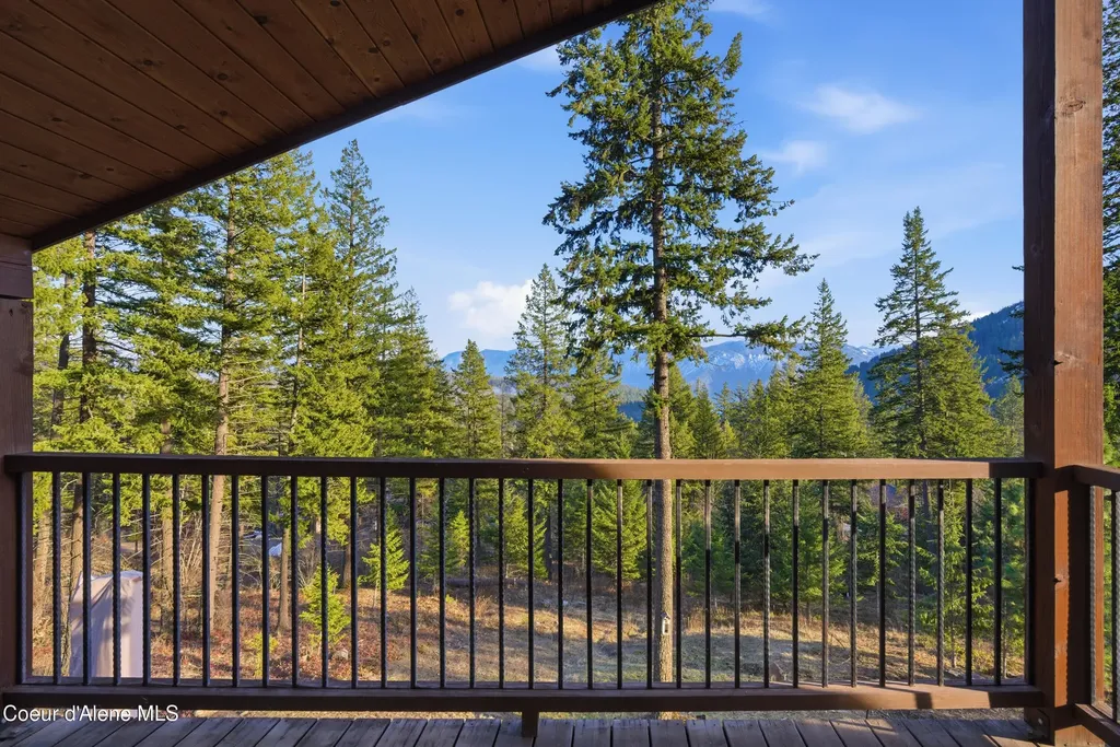 101 Spring View Lane Sagle ID 83860