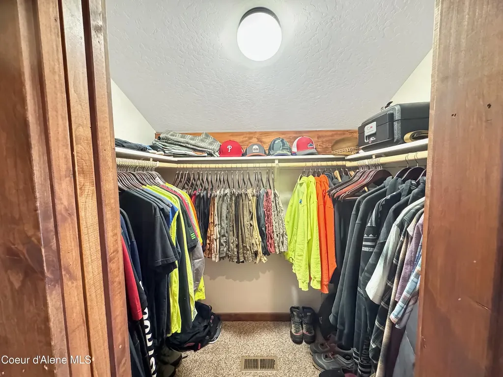 101 Spring View Lane Sagle ID 83860