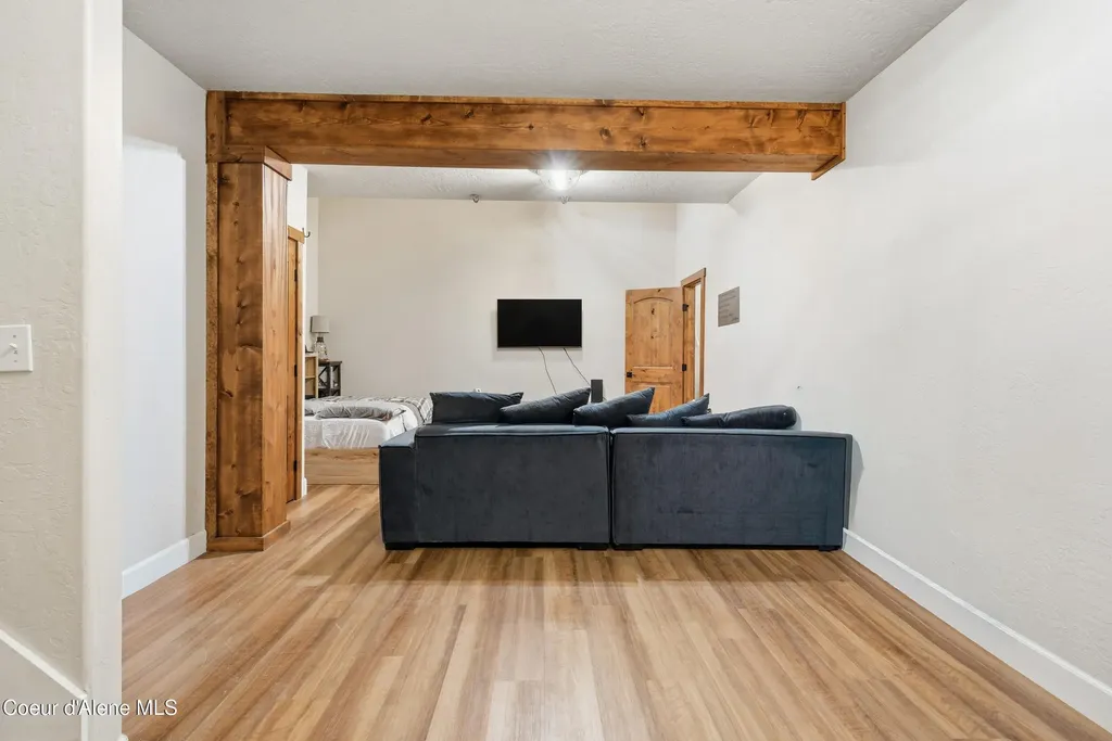 101 Spring View Lane Sagle ID 83860
