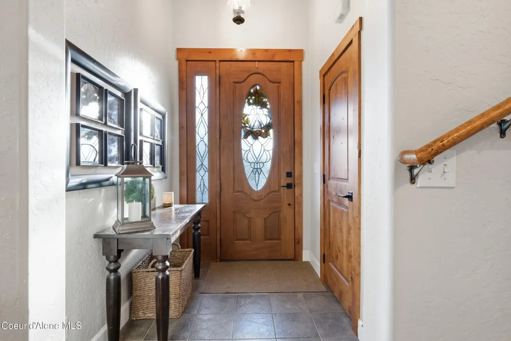 101 Spring View Lane Sagle ID 83860