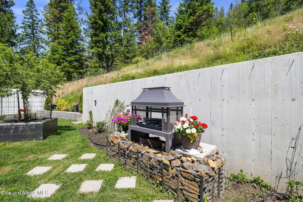 87705 Highway 3 N St. Maries ID 83861