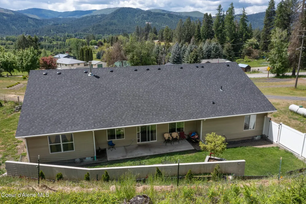 87705 Highway 3 N St. Maries ID 83861