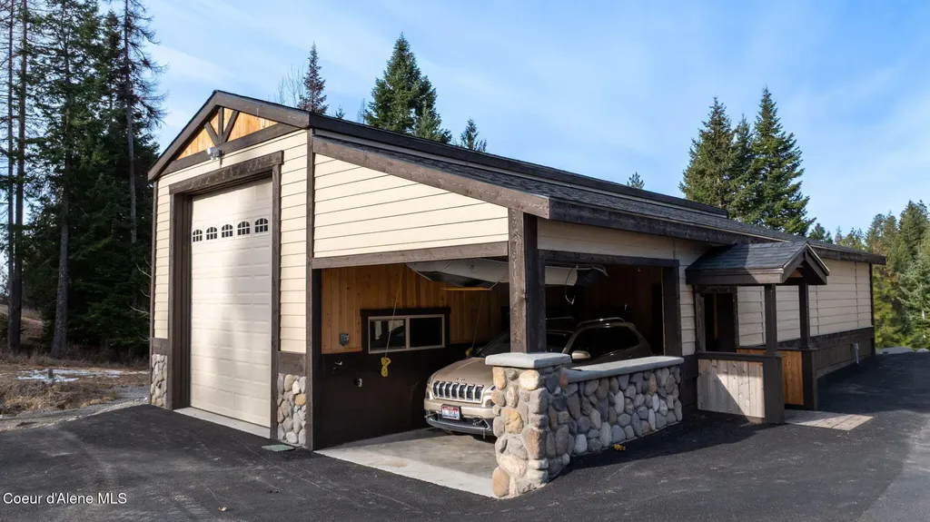14563 N Saddle Ridge Road Rathdrum ID 83858