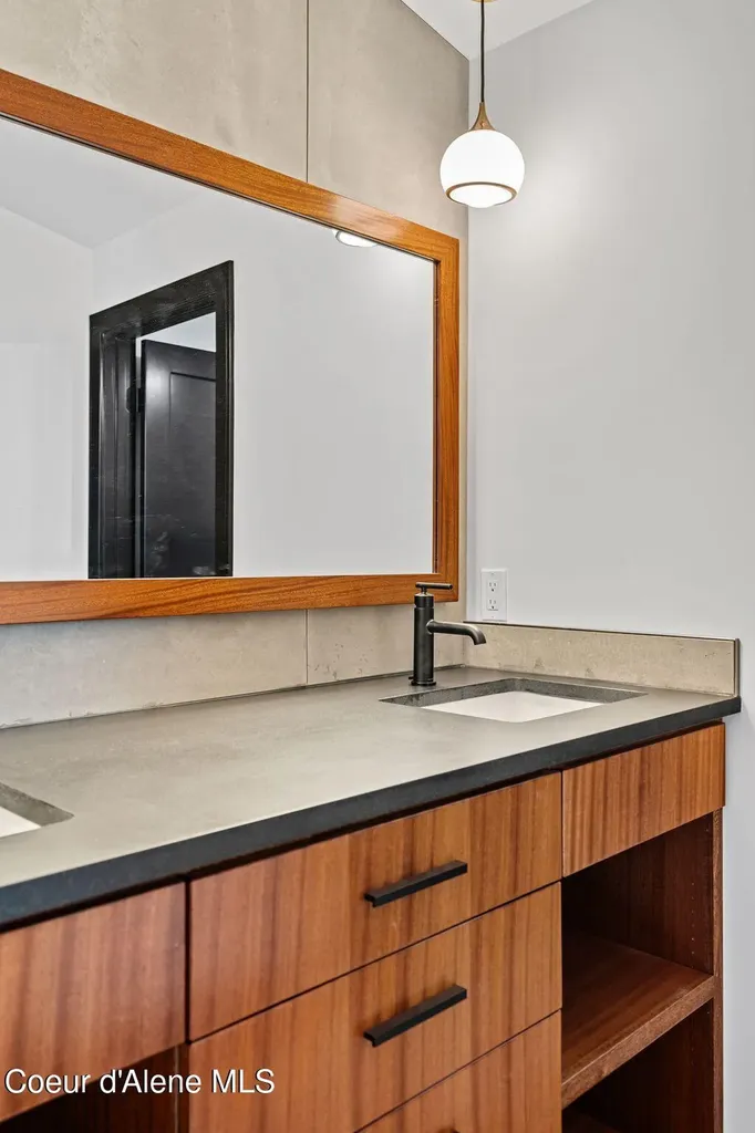 1770&1808 Garfield Bay Road Sagle ID 83860