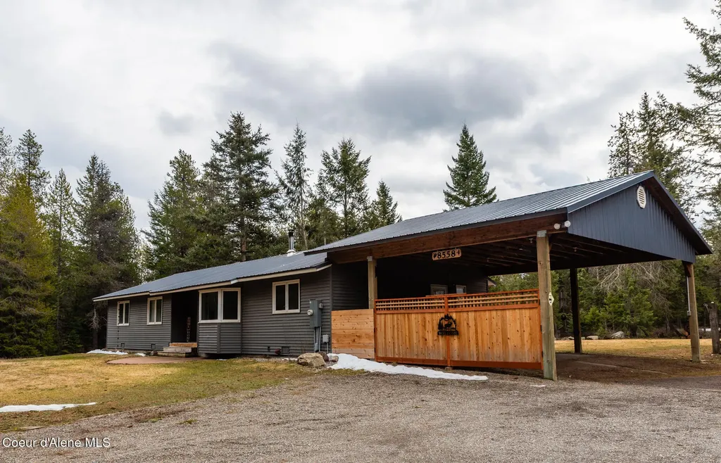 8558 W Liberty Drive Spirit Lake ID 83869