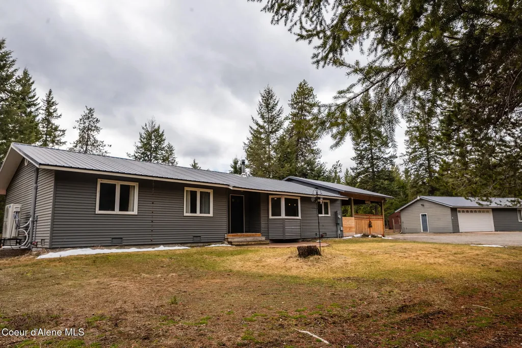8558 W Liberty Drive Spirit Lake ID 83869