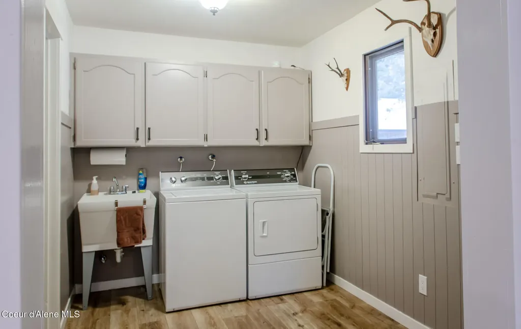 8558 W Liberty Drive Spirit Lake ID 83869